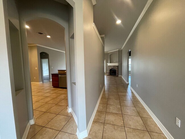 Foto del edificio - Riverbrooke Subdivision Beauty! Move in Ready!