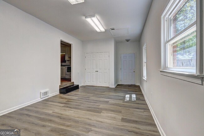 Foto del edificio - 1061 Cone Rd