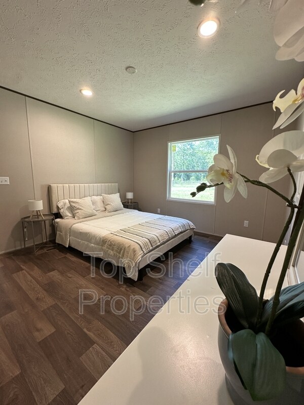 Foto del edificio - 74 Dilly Branch Rd