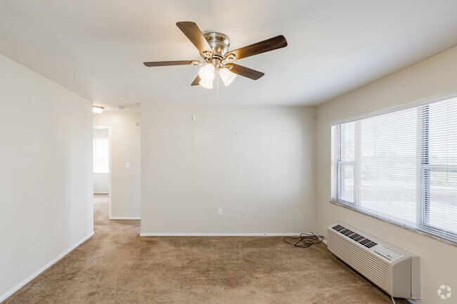 2BR, 1BA - 800SF - Living Room - Cloverleaf Towers