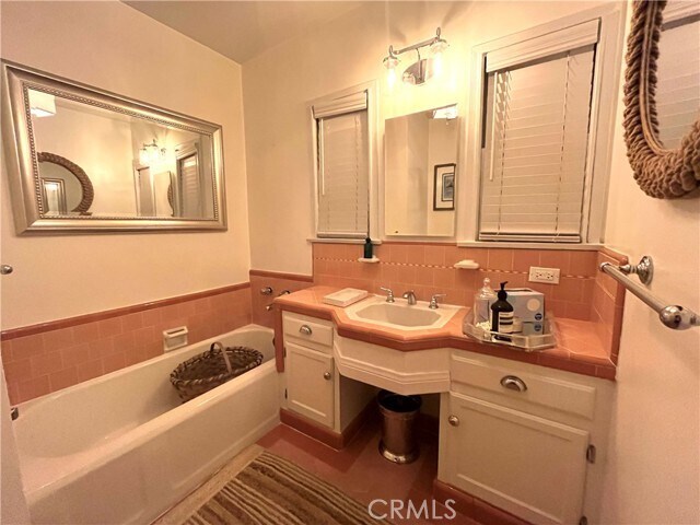 Foto del edificio - 5431 Agnes Ave