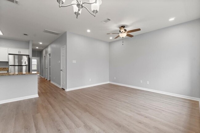Building Photo - 16866 W Hammon