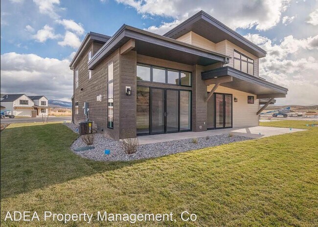 Foto del edificio - 3 br, 3.5 bath House - 2429 Pale Evening Ct
