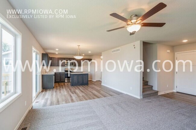Building Photo - NEARLY NEW!! 4 Bedroom, 2.5 Bathroom in El...