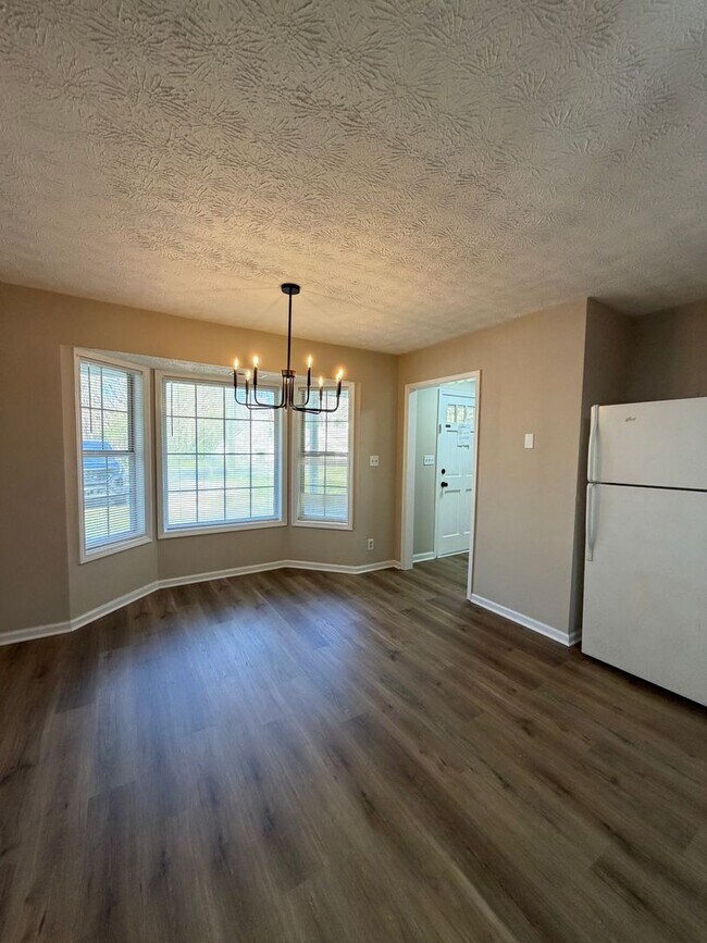 Foto del edificio - 5096-5098 Farm Valley Dr