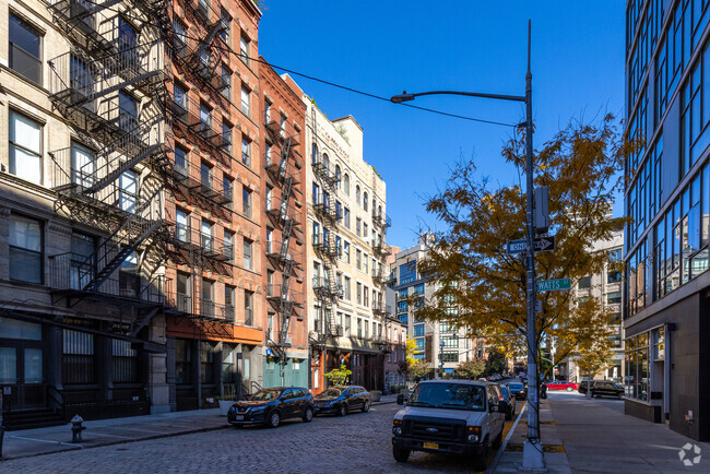 Building Photo - 474 Greenwich St