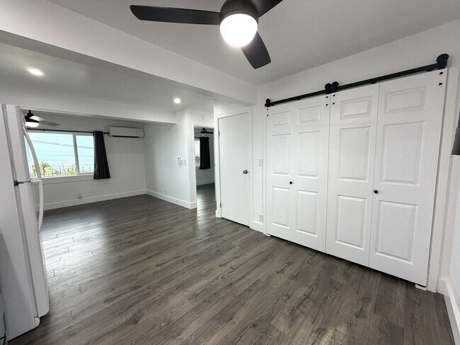 Foto del edificio - 99-1350 Halawa Hts. Rd. - B