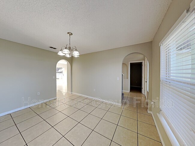 Foto del edificio - 364 Chelmsford Ct
