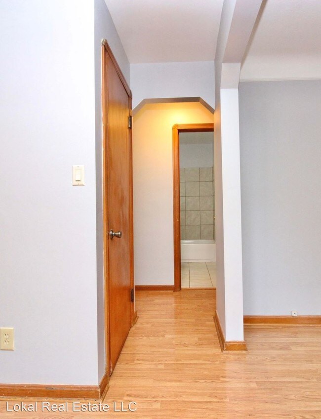Foto del edificio - 3 br, 1 bath House - 4517 W. 157th Street