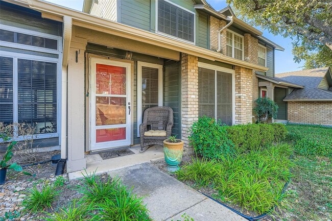 Building Photo - 1015 E Yager Ln