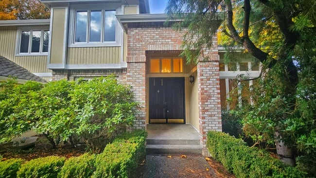 Foto del edificio - Beautiful 4 Bed 2.5 Bath  3190 sq ft Home ...