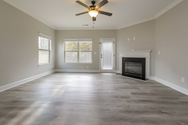 Foto del edificio - 1210 Pebble Rock Rd