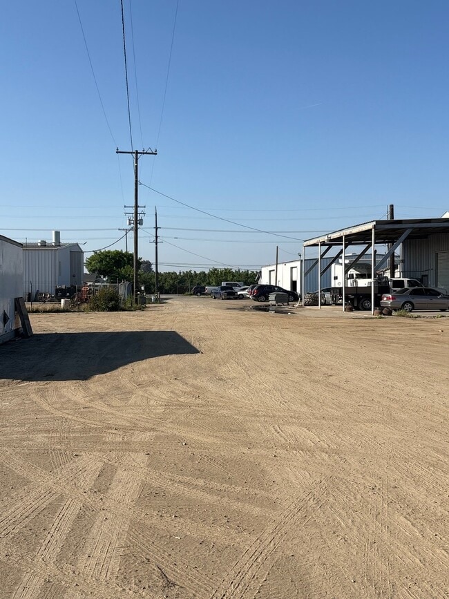 Building Photo - 12650 Hanford Armona Rd