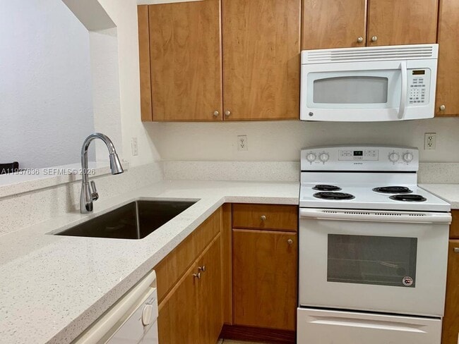 Foto del edificio - 7995 NW 8th St