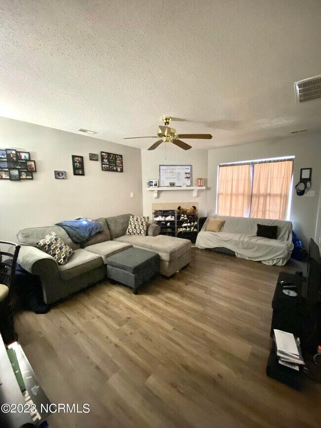 223 Mesa Ln, Jacksonville, NC 28546 Townhome Rentals in Jacksonville