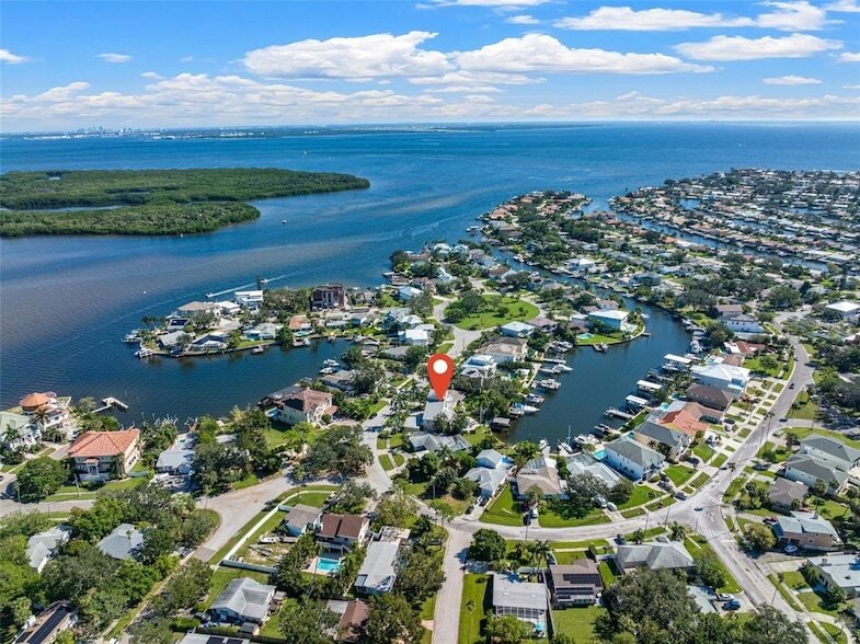 Primary Photo - 1902 Arrowhead Dr NE