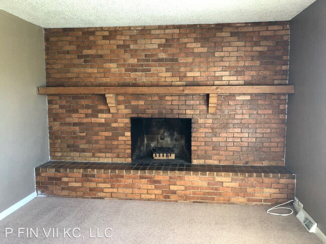 Building Photo - 4 br, 2 bath House - 3106 E 94th St