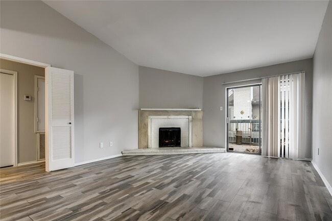 Building Photo - 9707 Richmond Ave.