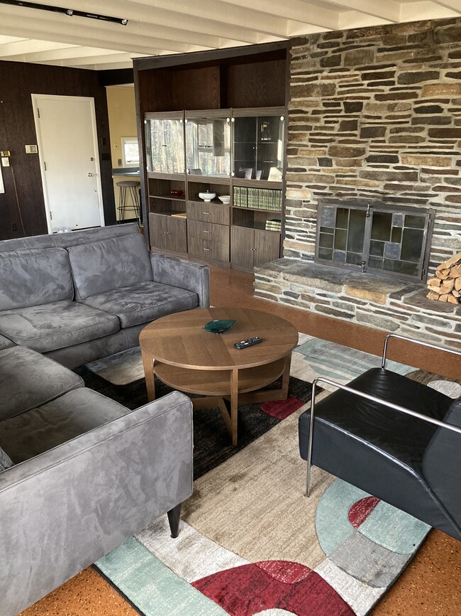 Living Room - 44 Reservoir St