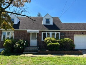 Building Photo - 63 I U Willets Rd