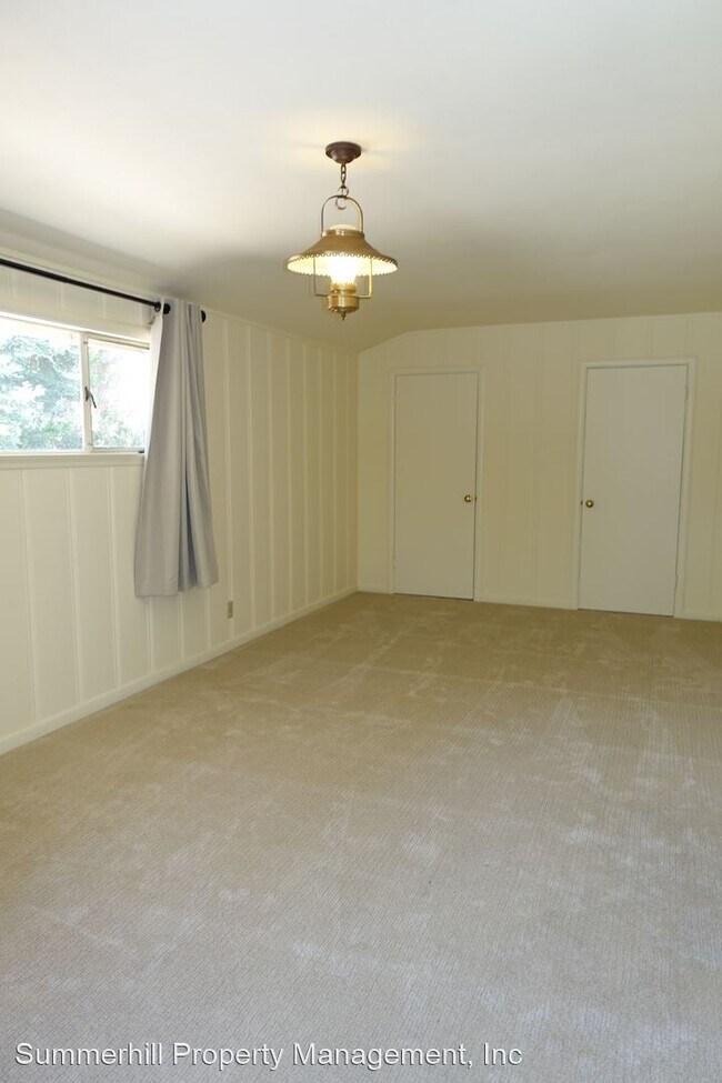 Building Photo - 4 br, 2.5 bath House - 186 N. Avalon