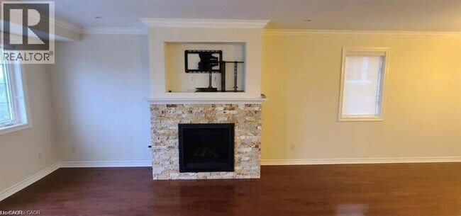 Building Photo - 520 Silken Laumann Dr