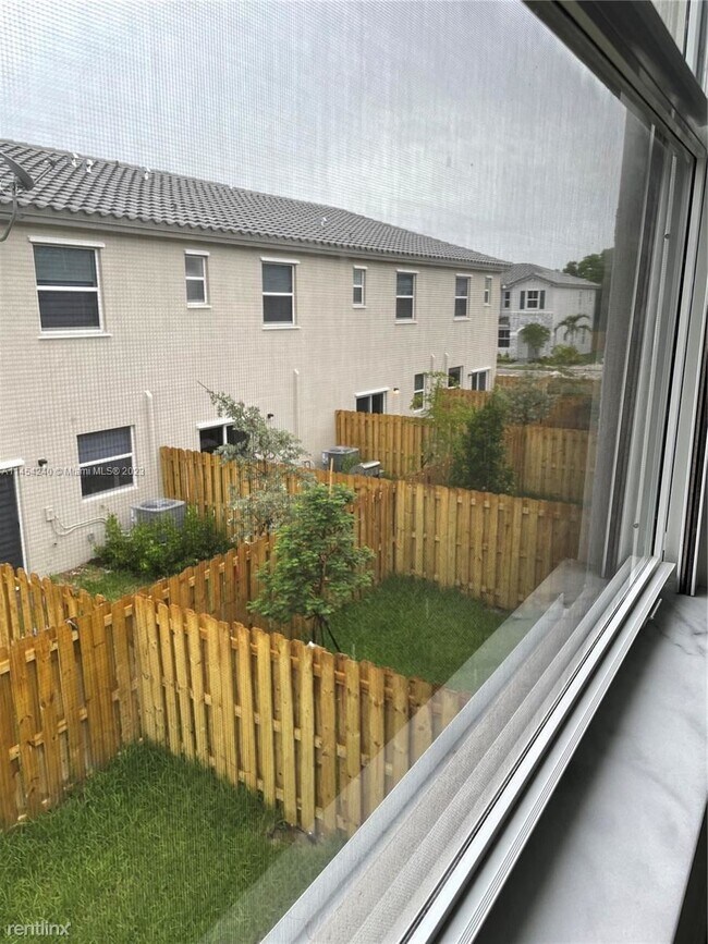 Building Photo - 3 br, 2.5 bath House - Keys Gate Residential