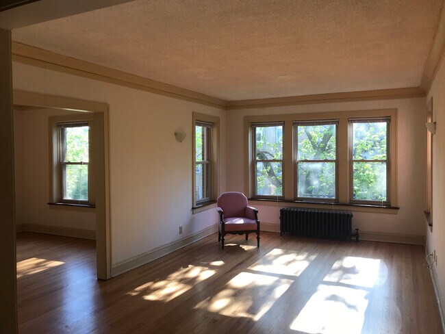 Foto del edificio - 6236 N Bell Ave