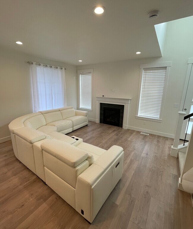 Building Photo - 3571 S Linder Ct