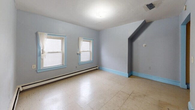 Building Photo - 56 Burnett St