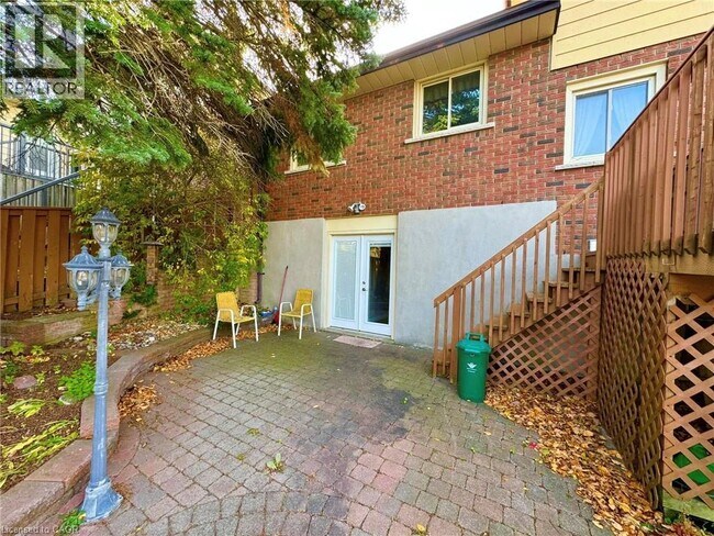 Photo du bâtiment - 86 Devonglen Dr