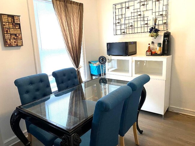 Foto del edificio - 1084 W Thorndale Ave