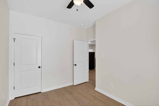 Foto del edificio - 2001-2003 Scotty Ct