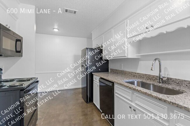 Foto del edificio - 600 Mimi Ln