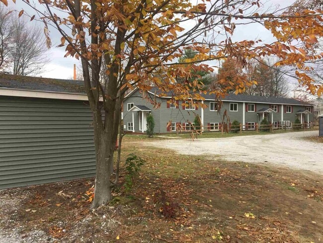 Fairfax 6-plex - Fairfax 6-plex Apartment