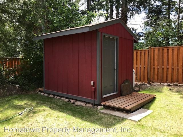 Building Photo - 17019 Lakepoint Dr SE