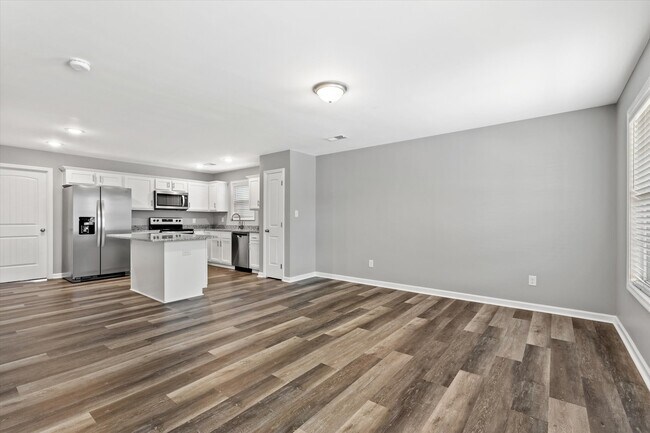 Building Photo - 2015 Dolly Dr