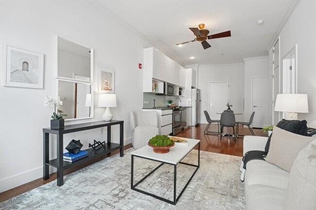 Building Photo - Apartment