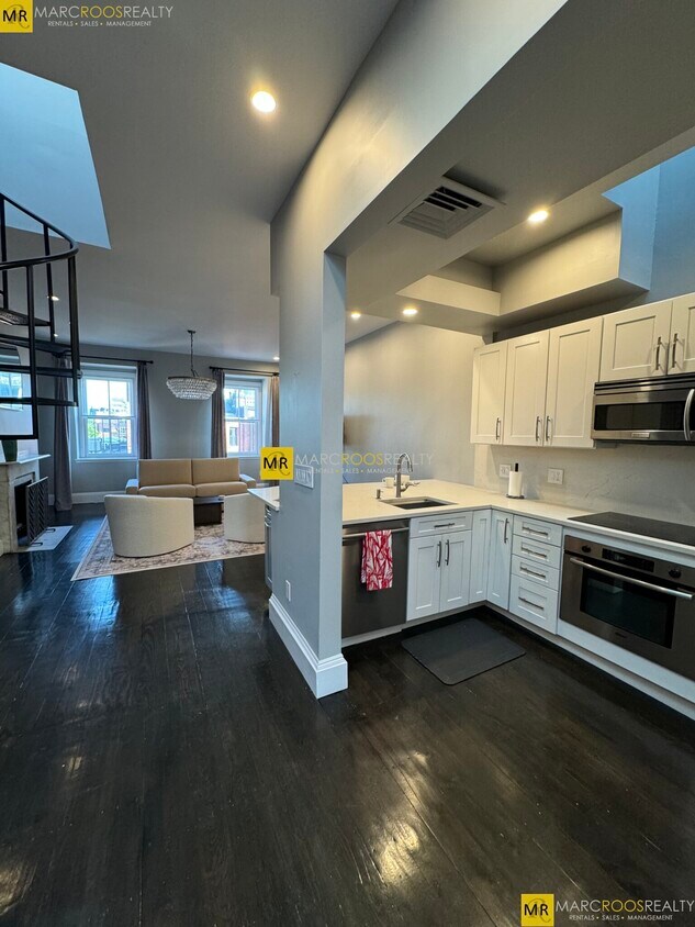 Building Photo - 265 Beacon St