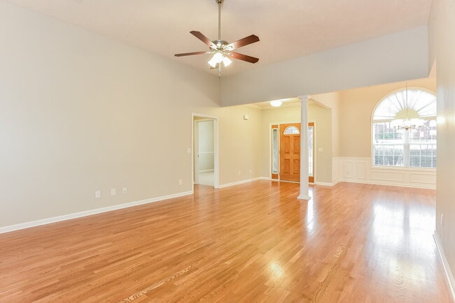 Foto del edificio - 5007 Monaco Dr