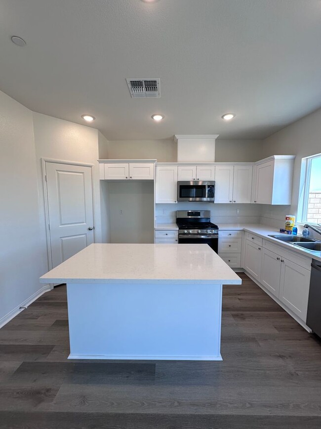 Building Photo - 10821 Kuma Wy