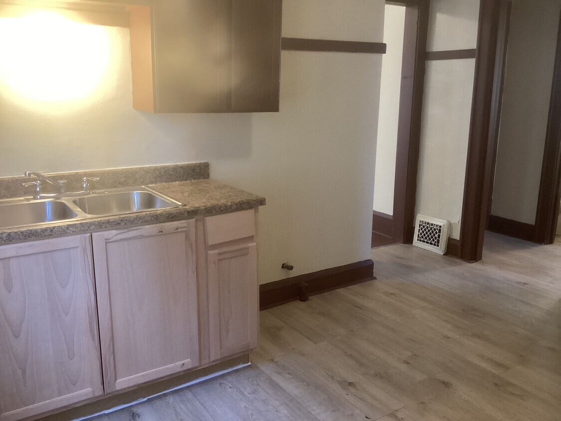 Foto principal - 3730-3732-3732 W Roberts St