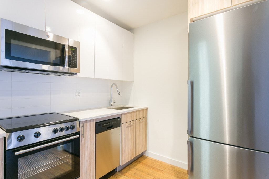 Primary Photo - 309 W 30th St