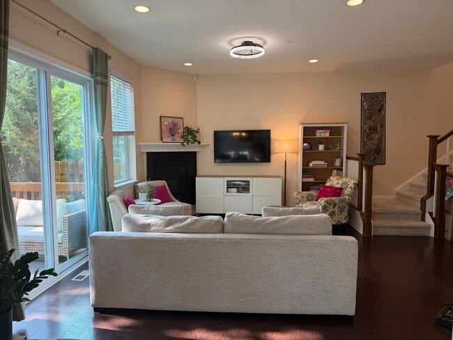 Foto del edificio - 463 Timber Trail Ct