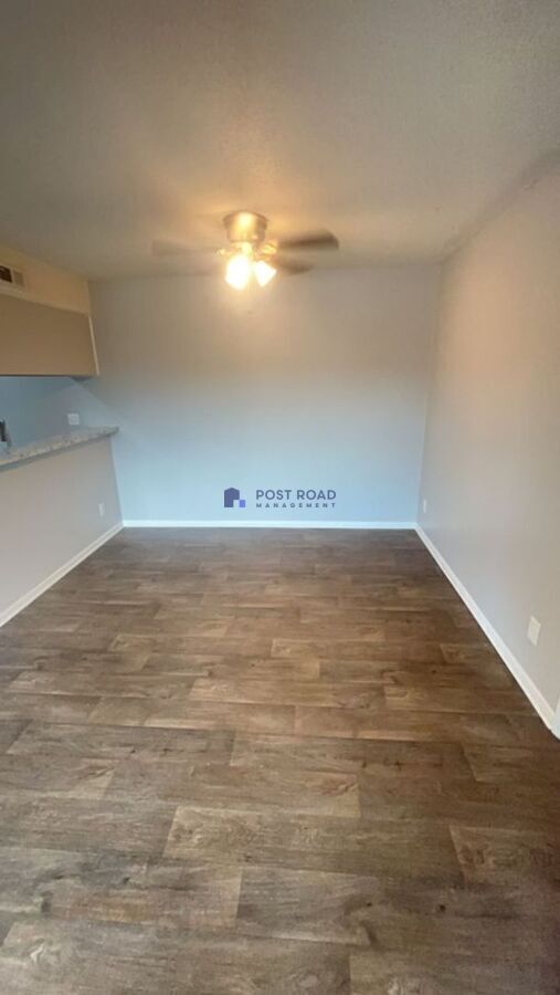 Building Photo - 2948 S Osage Ave