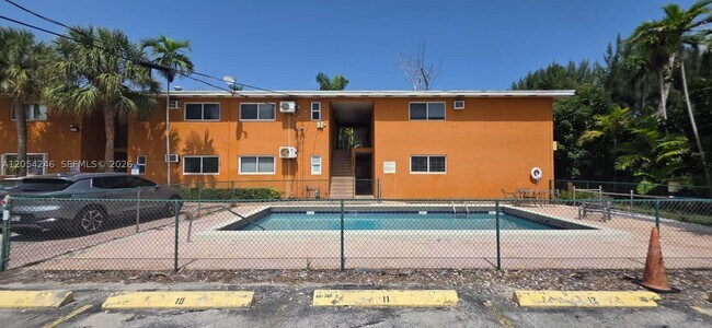 Foto del edificio - 7901 SW 64th St