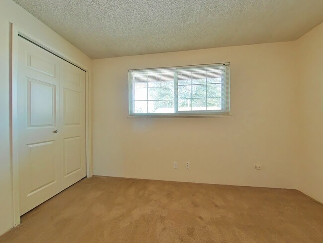 Foto del edificio - Duplex ~ South Corvallis ~ Pet Friendly