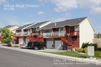 Building Photo - 226 La Valle Strada