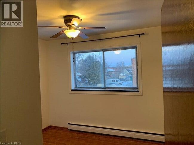 Photo du bâtiment - 42 Hilltop Dr