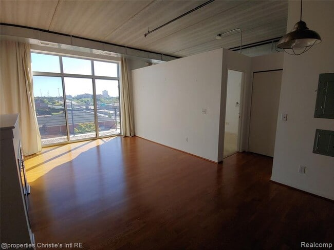 Building Photo - 66 Winder St